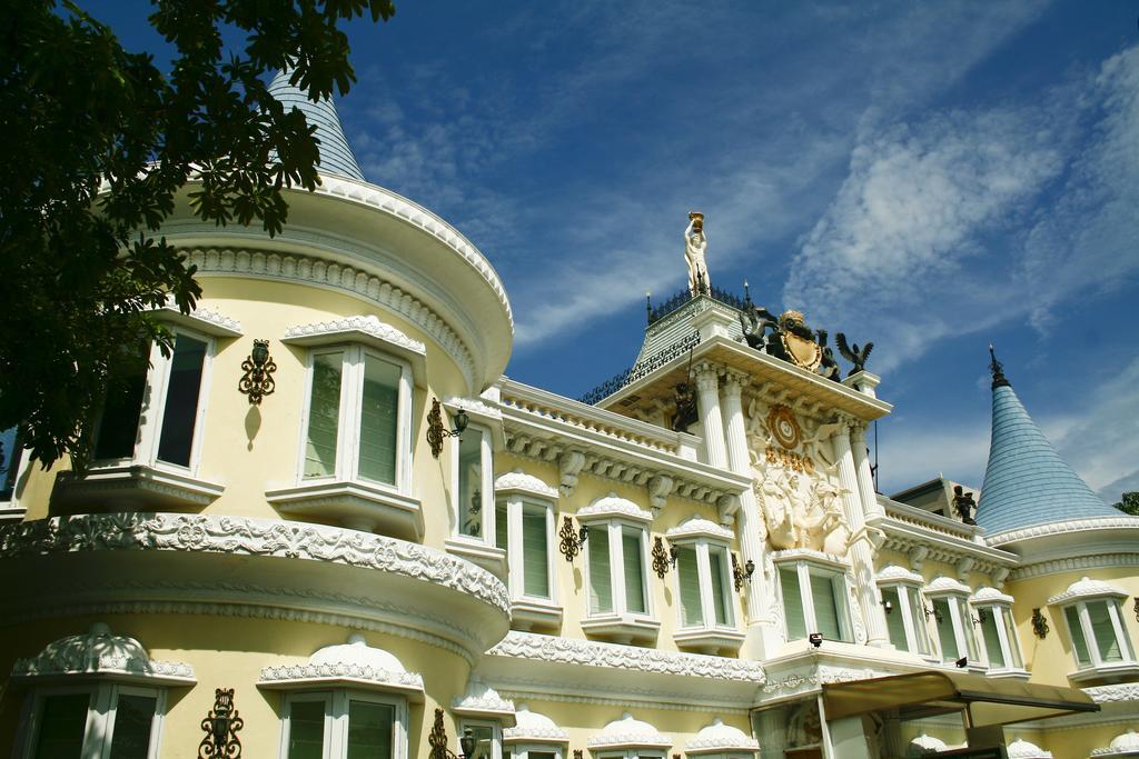 Lincoln Hotel Тайнань Экстерьер фото