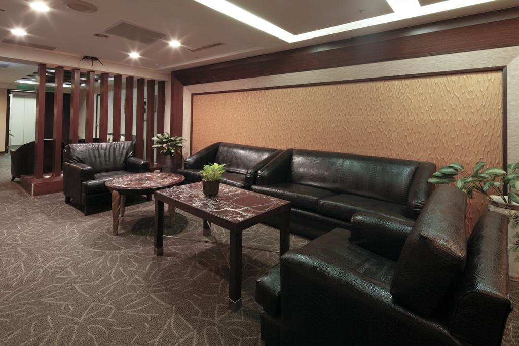 Lincoln Hotel Тайнань Экстерьер фото